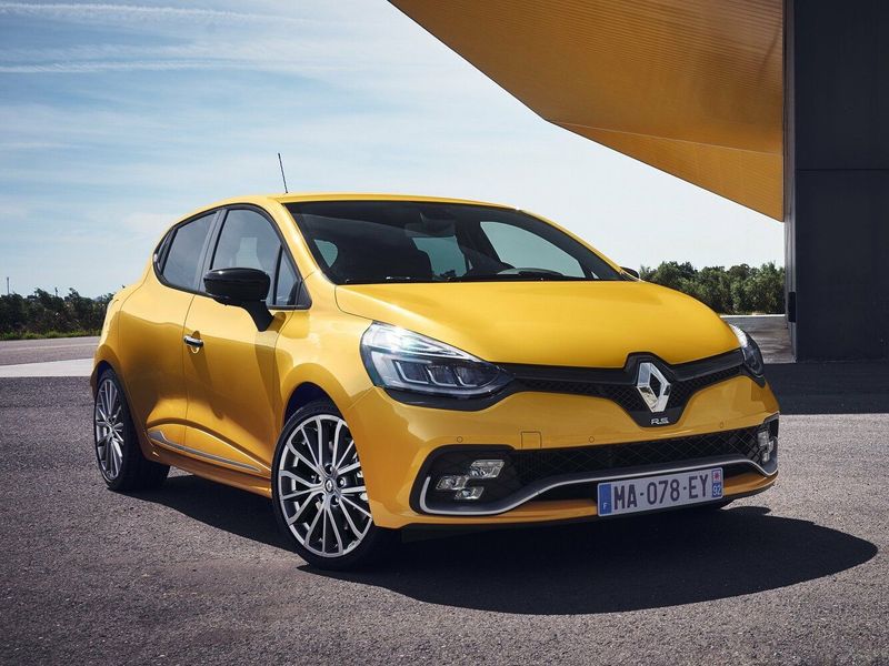 Renault Clio RS IV Рестайлинг, Хэтчбек 5 дв. — вид спереди справа