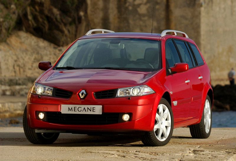 Renault Megane II Рестайлинг, Универсал 5 дв. — вид спереди слева