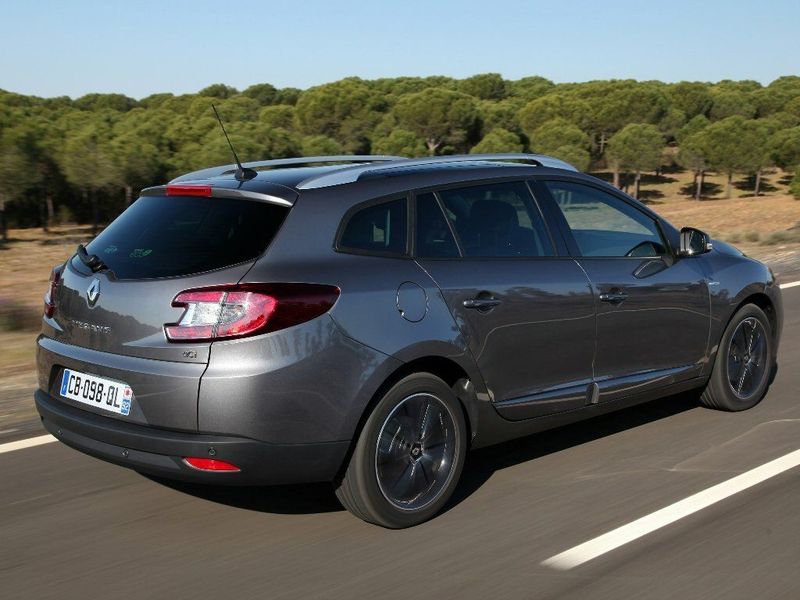 Renault Megane III, Универсал 5 дв. — вид сзади справа