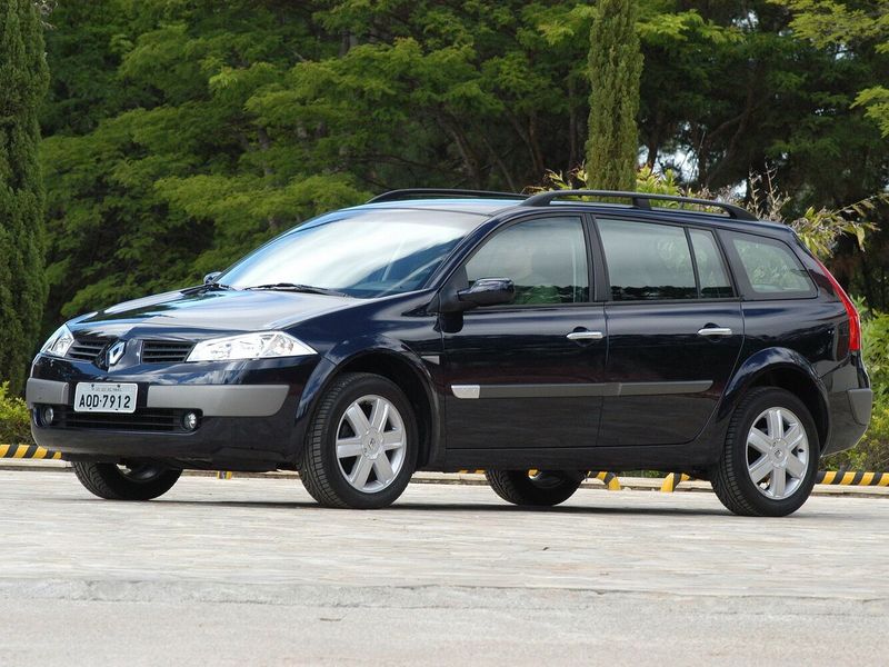 Renault Megane II, Универсал 5 дв. — вид спереди слева