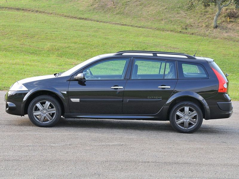 Renault Megane II, Универсал 5 дв. — вид слева