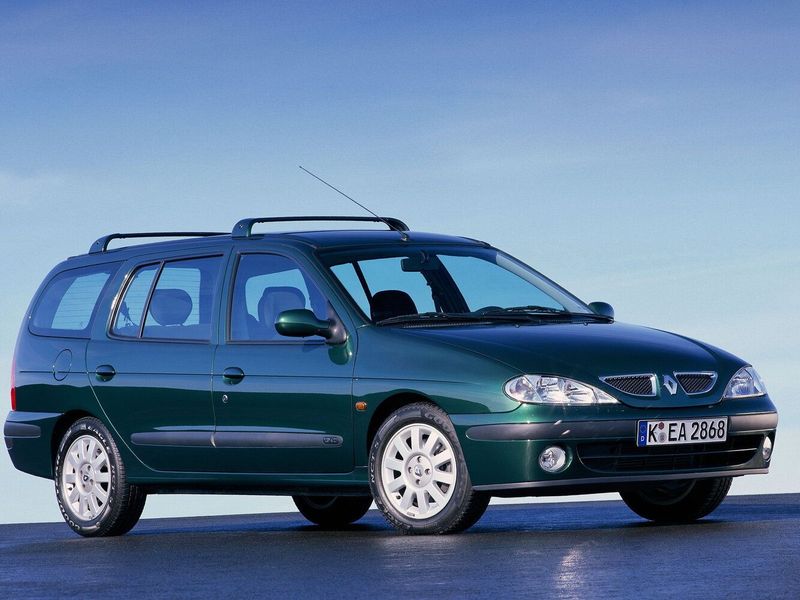 Renault Megane I Рестайлинг, Универсал 5 дв. — вид спереди справа