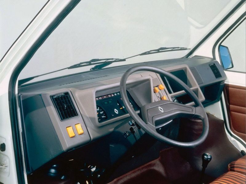 Renault Trafic I، فان — منطقة السائق