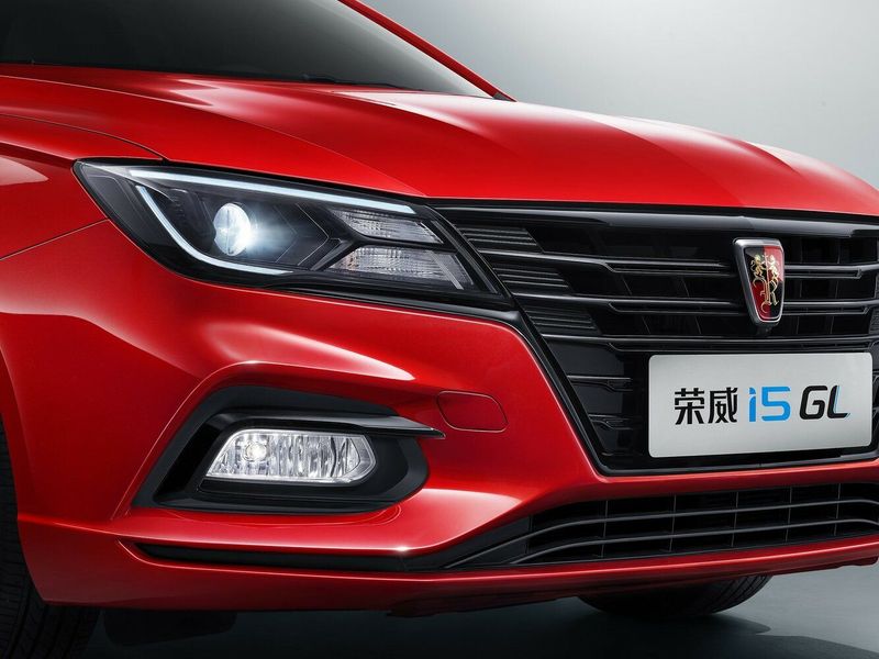 Roewe i5 I, Седан — вид спереди