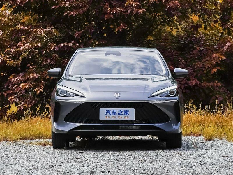 Roewe i5 I Рестайлинг 2, Седан — вид спереди