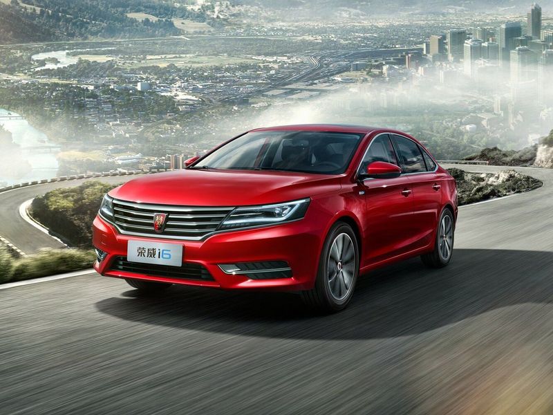 Roewe i6, Sedan — front three-quarter view