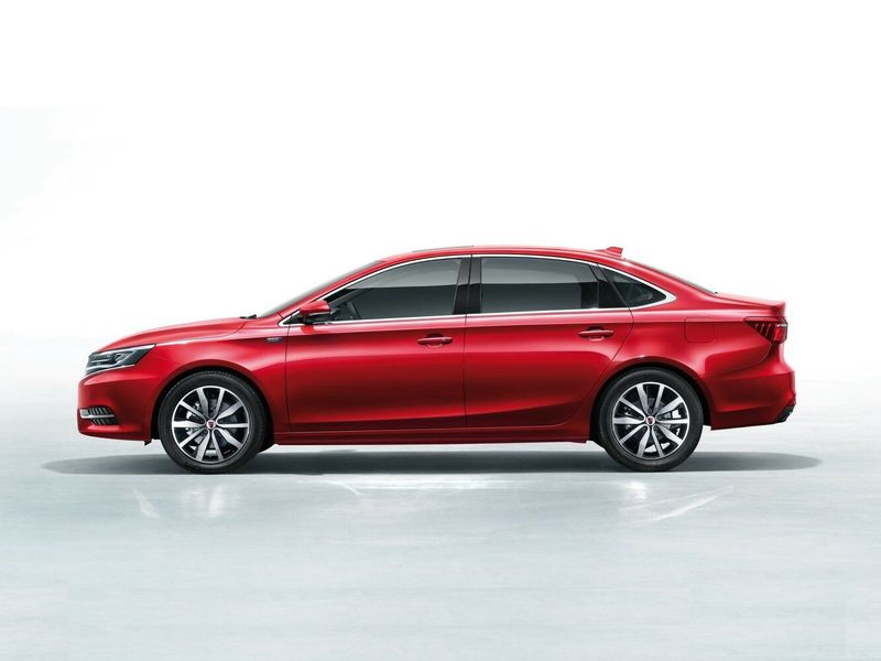 Roewe i6, Sedan — left side view