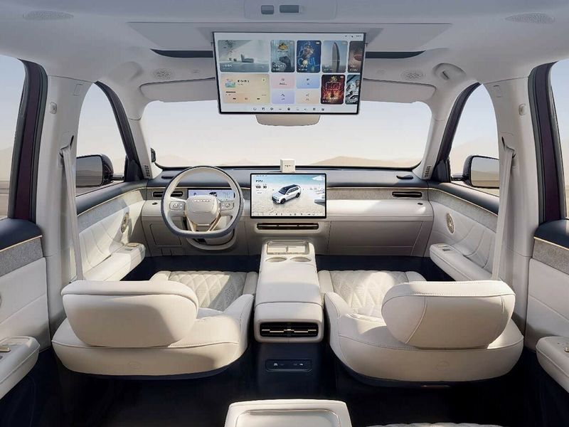 Roewe Jiayue 07, SUV 5 dr. — general interior view