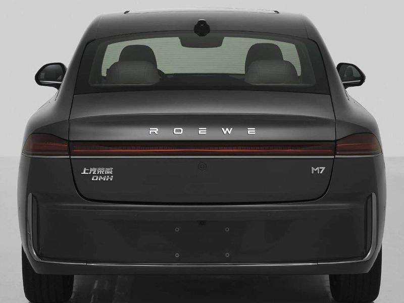 Roewe M7, Седан — вид сзади