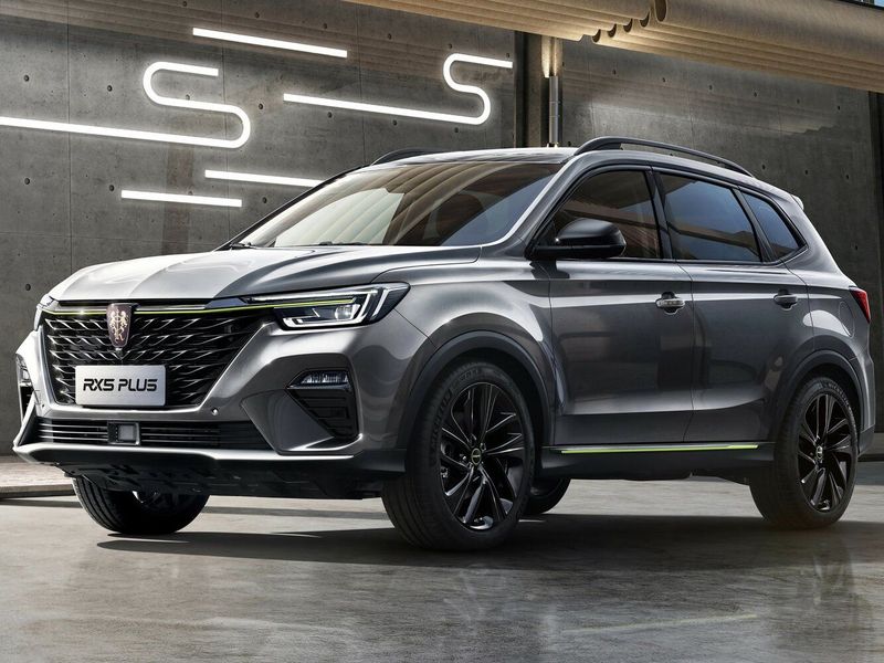 Roewe RX5 أنا فيس ليفت، دفع رباعي 5 أبواب Plus — منظر أمامي بزاوية ثلاثة أرباع