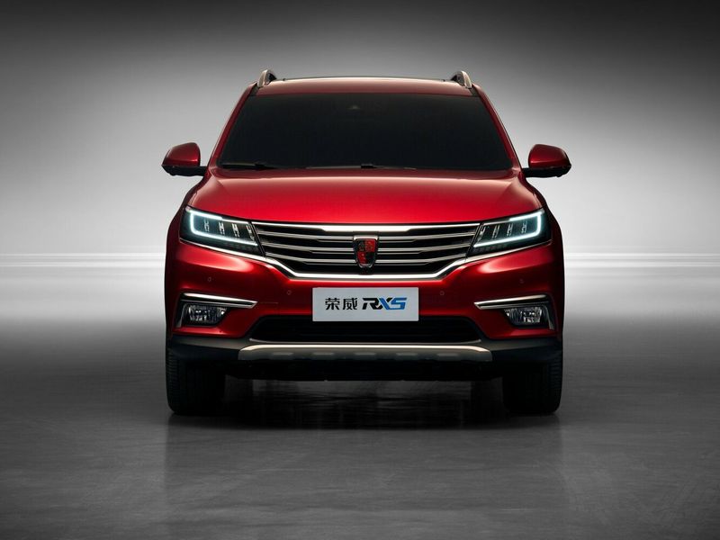 Roewe RX5 I، دفع رباعي 5 أبواب — منظر أمامي