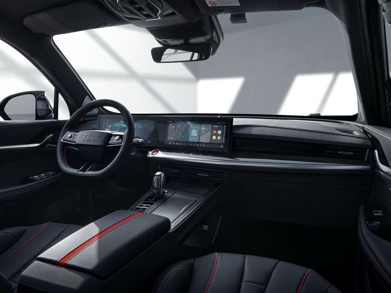 Roewe RX5 Max I Рестайлинг, Внедорожник 5 дв. — передняя панель