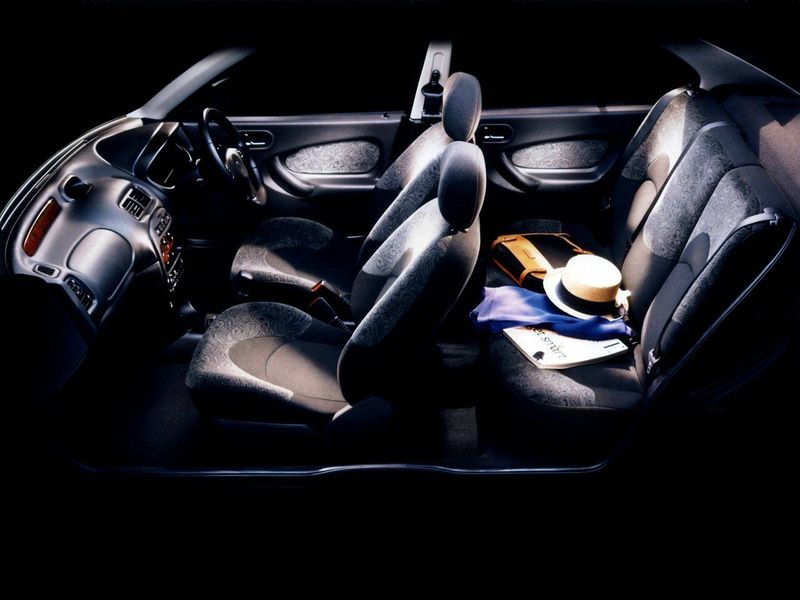 Rover 200 III (R3)، هاتشباك 5 أبواب — منظر عام للمقصورة