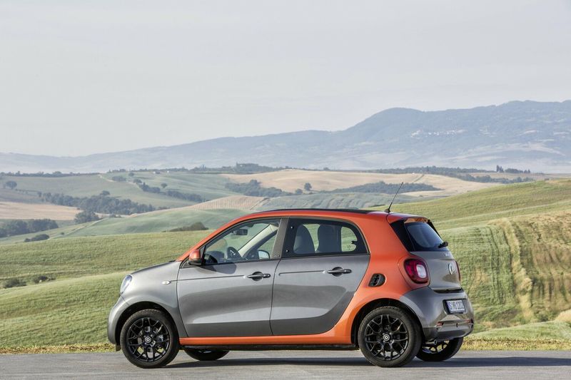 Smart Forfour II, Хэтчбек 5 дв. — вид сзади справа