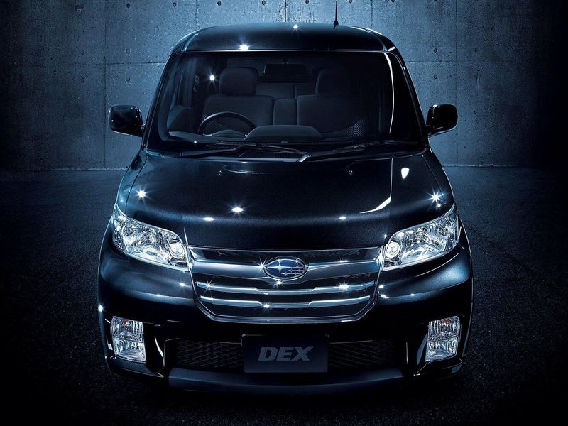 Subaru Dex، هاتشباك 5 أبواب — منظر أمامي