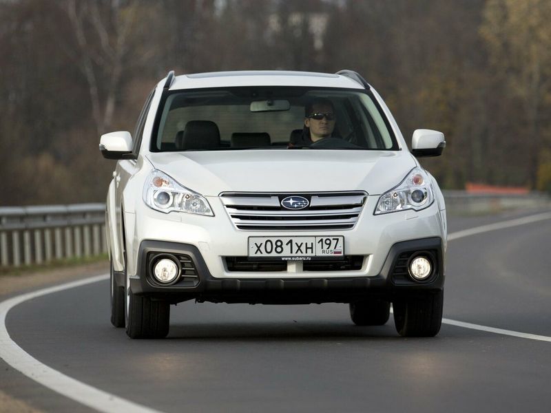 Subaru Outback فيس ليفت IV، واجون 5 أبواب — منظر أمامي