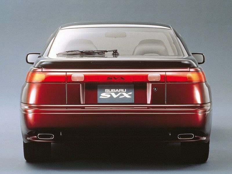 Subaru SVX, Купе — вид сзади
