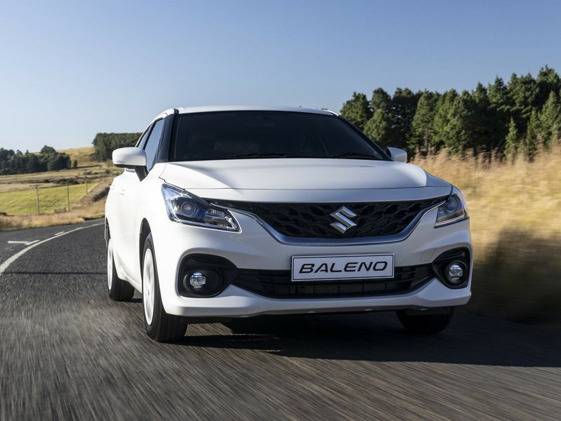 Suzuki Baleno ثالثاً، هاتشباك 5 أبواب — منظر أمامي
