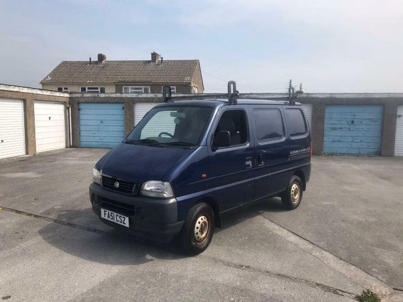 Suzuki Carry DA32، فان — منظر أمامي أيسر