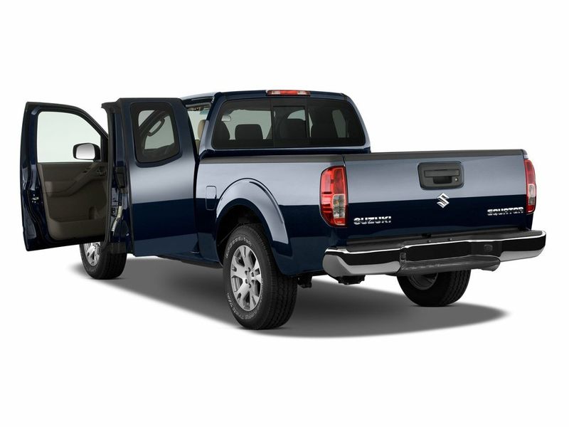 Suzuki Equator I، بيك أب بكابينة ونصف ExtendedCab — منظر خلفي أيسر