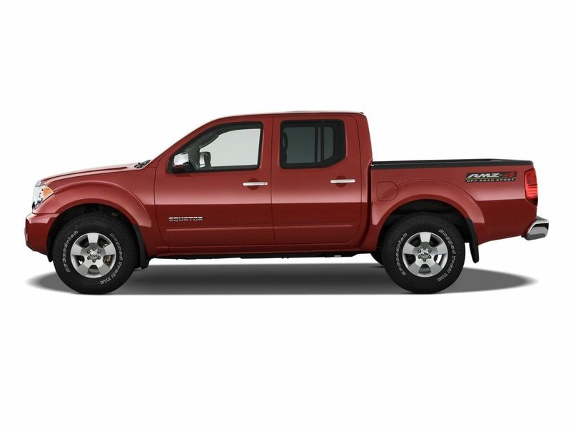 Suzuki Equator I، بيك أب بكابينة مزدوجة CrewCab — منظر من الجانب الأيسر