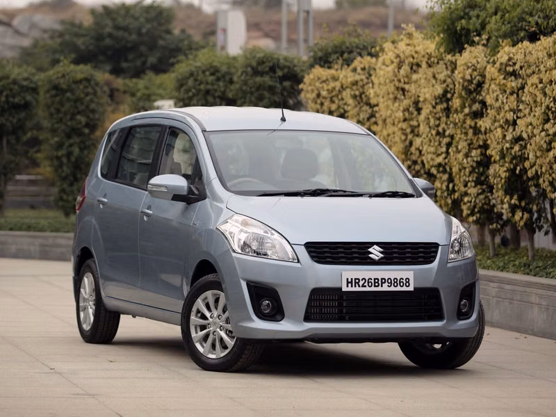 Suzuki Ertiga I، فان مدمج — منظر أمامي أيسر