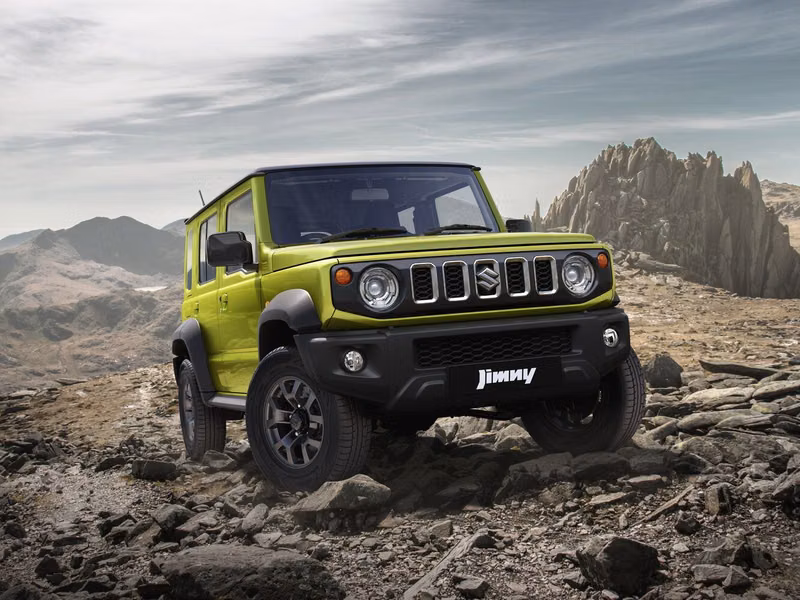 Suzuki Jimny رابعاً، دفع رباعي 5 أبواب — منظر أمامي