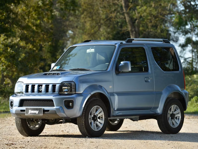Suzuki Jimny ثالثاً فيس ليفت 2، دفع رباعي 3 أبواب — منظر أمامي أيمن