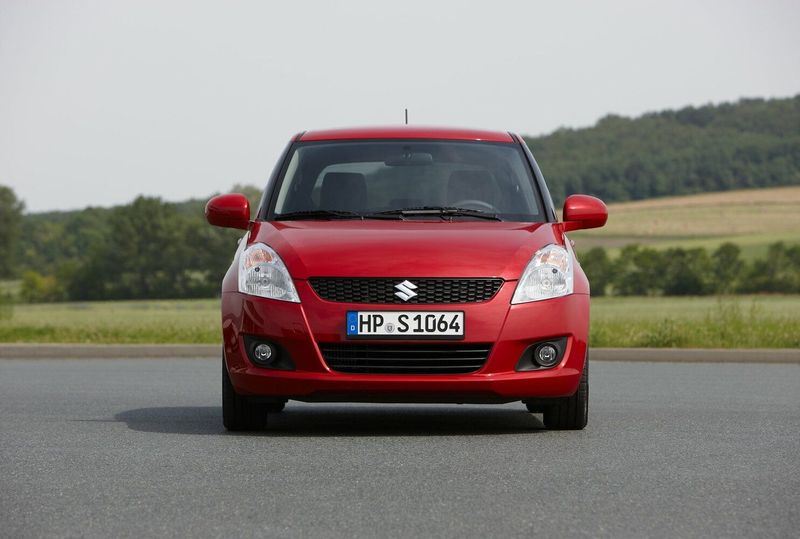 Suzuki Swift رابعاً، هاتشباك 5 أبواب — منظر أمامي