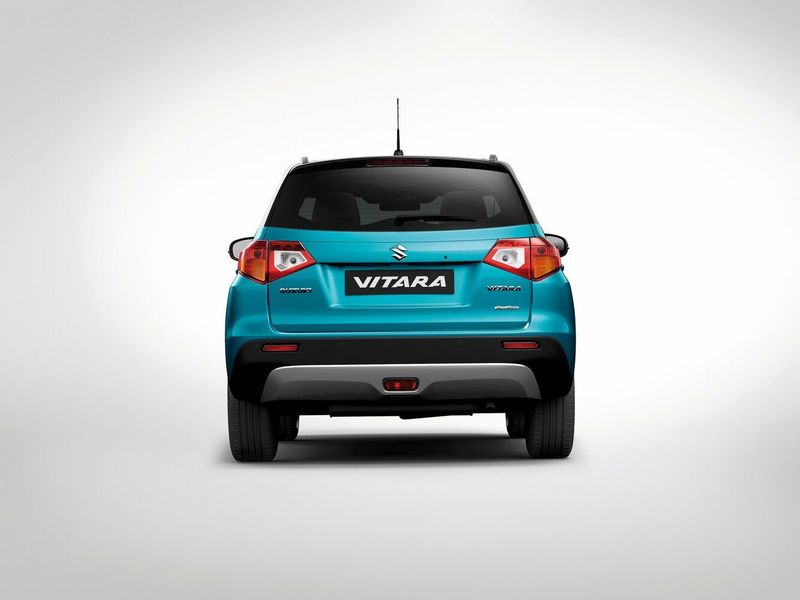 Suzuki Vitara ثانياً، دفع رباعي 5 أبواب — منظر خلفي