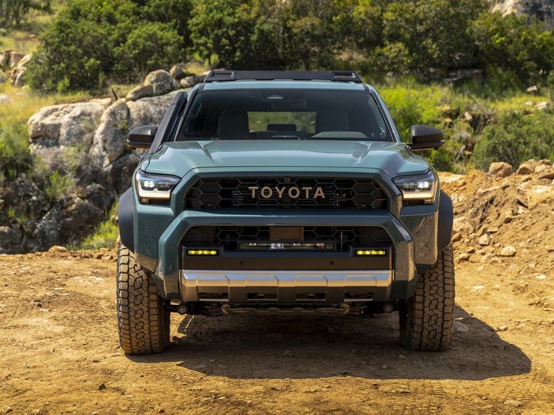 Toyota 4Runner VI, Внедорожник 5 дв. — вид спереди