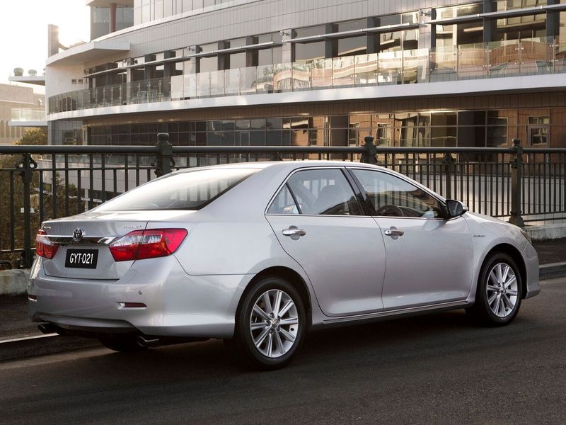 Toyota Aurion II, Седан — вид сзади справа