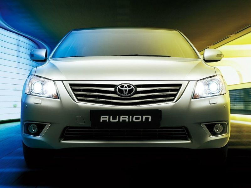 Toyota Aurion I, Седан — вид спереди