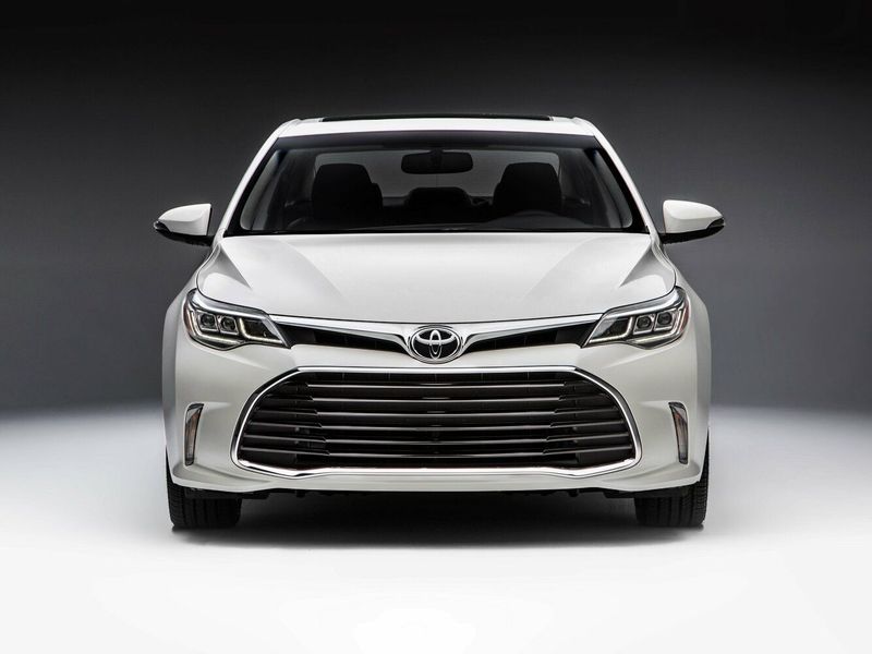 Toyota Avalon فيس ليفت IV، سيدان — منظر أمامي