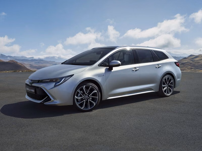 Toyota Corolla XII (E210)، واجون 5 أبواب — منظر أمامي أيمن