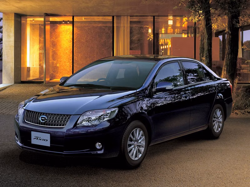 Toyota Corolla X (E140، E150)، سيدان Axio — منظر أمامي بزاوية ثلاثة أرباع
