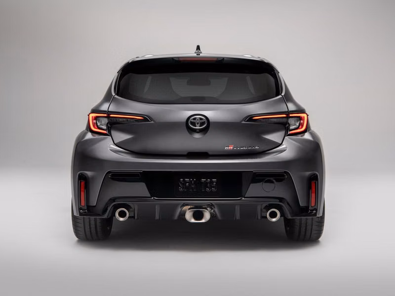 Toyota Corolla XII (E210)، هاتشباك 5 أبواب GR — منظر خلفي