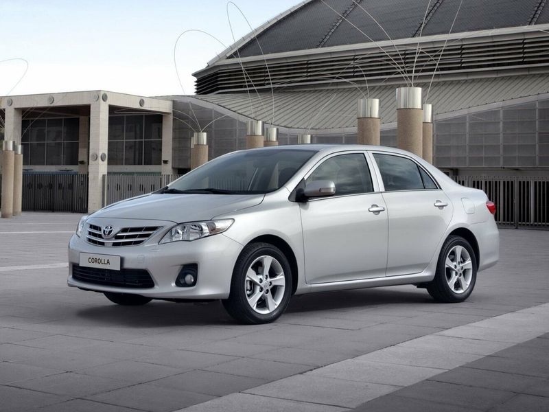 Toyota Corolla فيس ليفت X (E140، E150)، سيدان — منظر أمامي أيمن