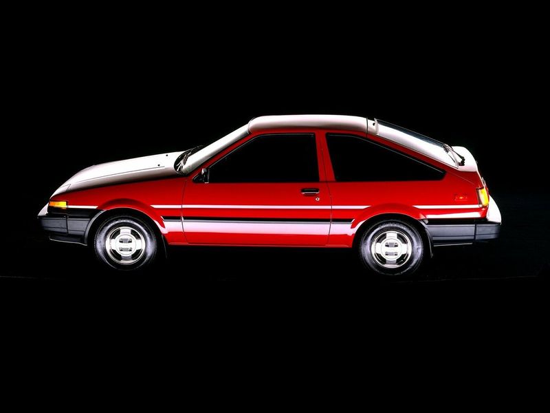 Toyota Corolla V (E80)، ليفتباك — منظر من الجانب الأيسر