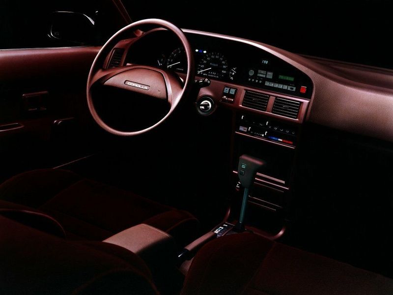 Toyota Corolla السادس (E90)، واجون 5 أبواب — منطقة السائق