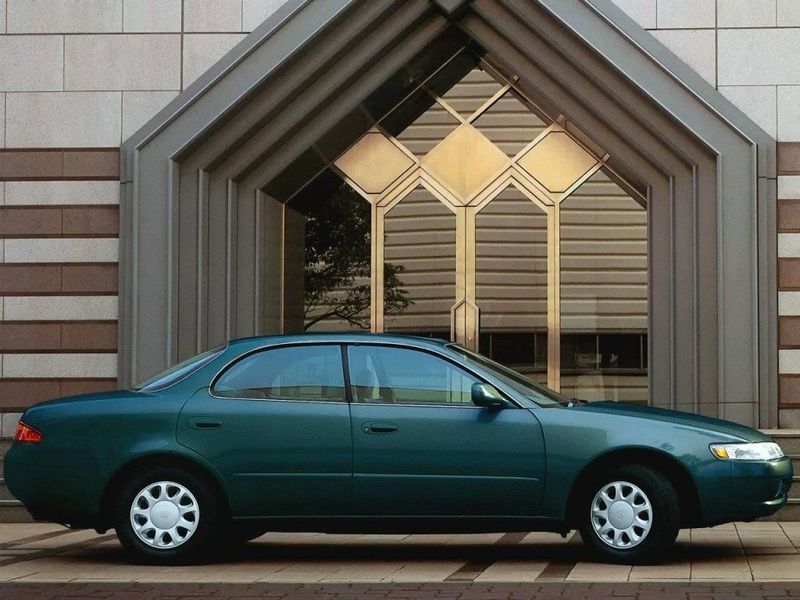 Toyota Corolla سابعاً (E100)، سيدان - سقف صلب Ceres — منظر من الجانب الأيسر