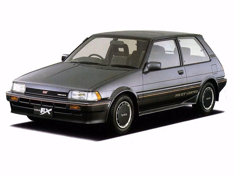 Toyota Corolla V (E80)، هاتشباك 3 أبواب FX — منظر أمامي أيسر