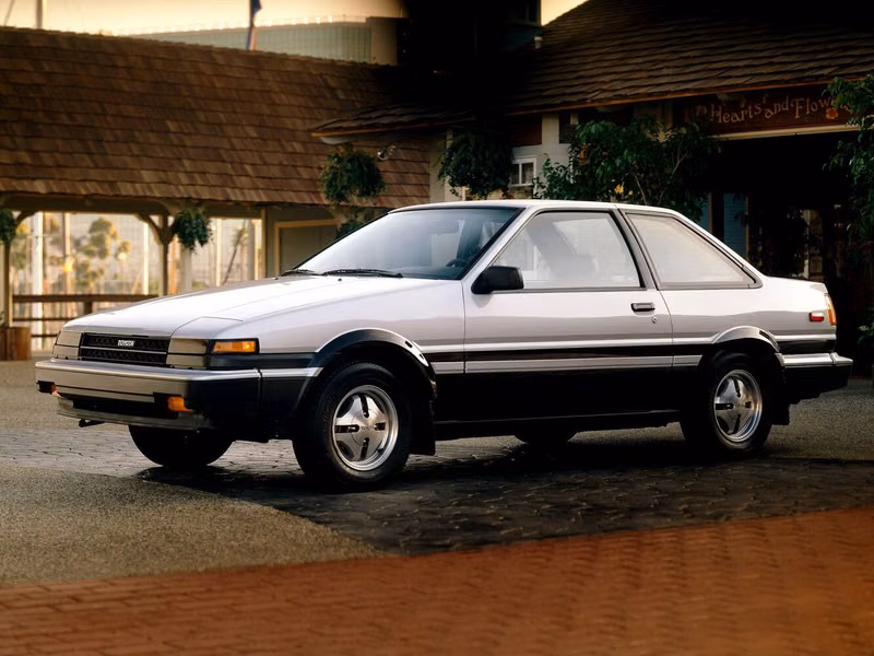 Toyota Corolla V (E80)، كوبيه — منظر أمامي أيسر