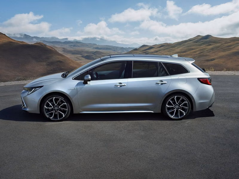 Toyota Corolla XII (E210)، واجون 5 أبواب — منظر من الجانب الأيسر