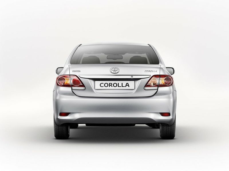 Toyota Corolla فيس ليفت X (E140، E150)، سيدان — منظر خلفي