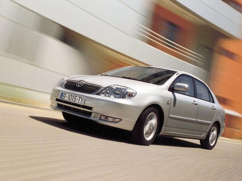 Toyota Corolla ix (e120، e130)، سيدان — منظر أمامي أيمن