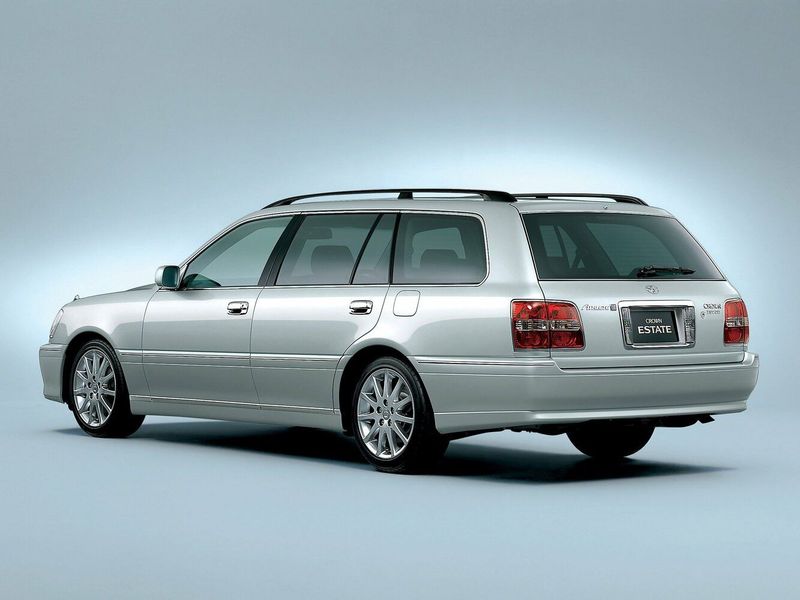 Toyota Crown حادي عشر (S170)، واجون 5 أبواب — منظر خلفي أيمن