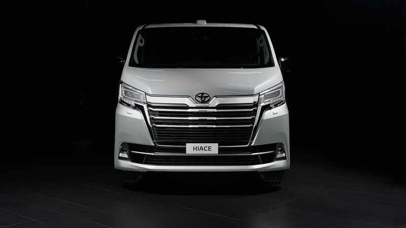 Toyota HiAce H300، ميني فان — منظر أمامي