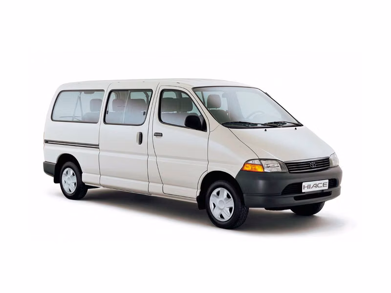 Toyota HiAce XH10، ميني فان Long — منظر أمامي بزاوية ثلاثة أرباع