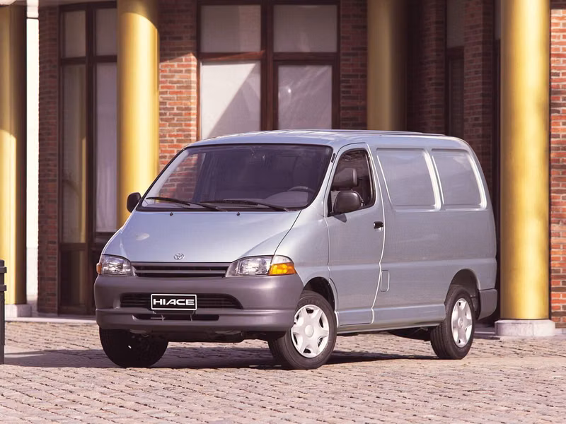 Toyota HiAce XH10، فان — منظر أمامي أيسر